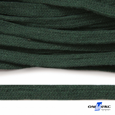 Шнур плетеный d-8 мм плоский, 70% хлопок 30% полиэстер, уп.85+/-1 м, цв.1016-т.зеленый - купить в Рязани. Цена: 742.50 руб.
